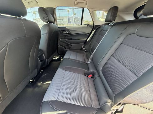 Used 2025 Chevrolet Trax LT FWD image 24
