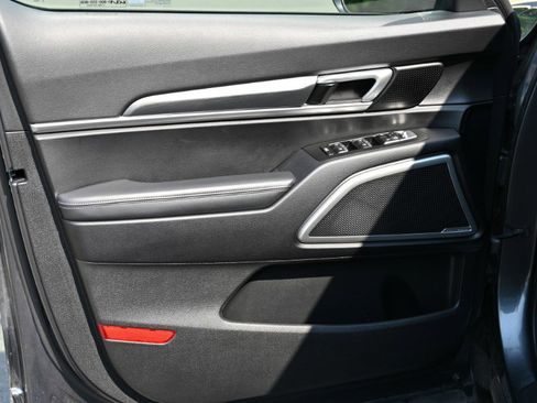 Used 2022 Kia Telluride LX image 22