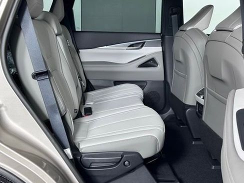 New 2026 INFINITI QX60 Luxe image 28