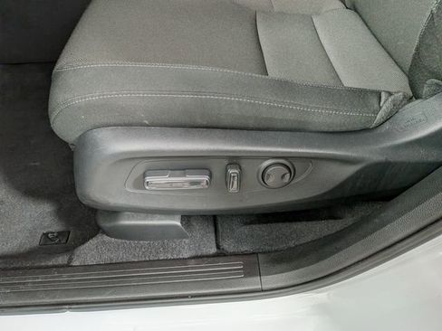 Used 2023 Honda CR-V EX image 16