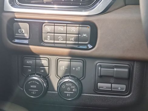 New 2026 GMC Yukon XL Denali Ultimate AWD/4WD image 17