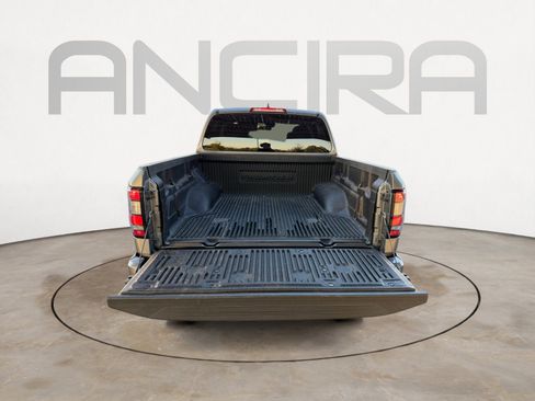 Used 2025 Nissan Frontier SV image 14