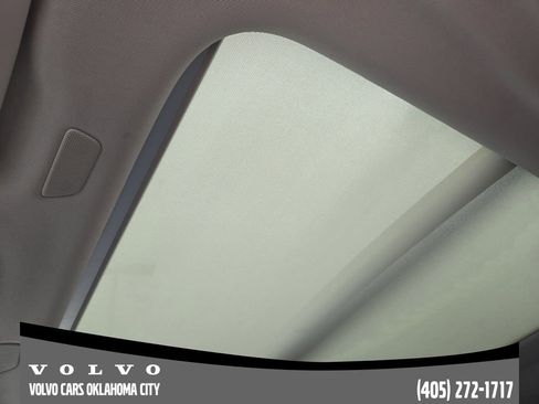 Certified 2025 Volvo XC60 B5 Plus AWD/4WD image 19