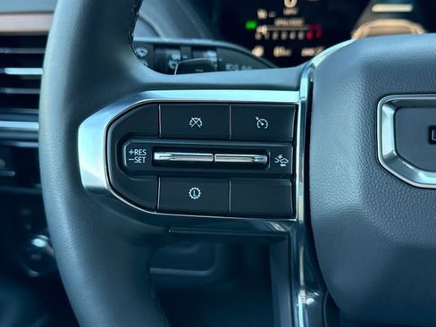 Used 2025 GMC Yukon Denali AWD/4WD image 37