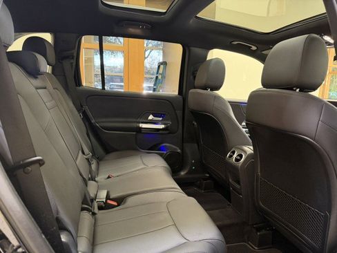 Certified 2025 Mercedes-Benz GLB 250 image 18