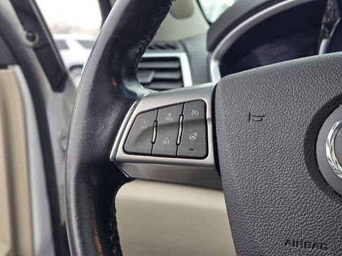 Used 2012 Cadillac SRX Luxury image 18