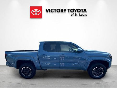 Used 2026 Toyota Tacoma TRD Sport AWD/4WD image 2
