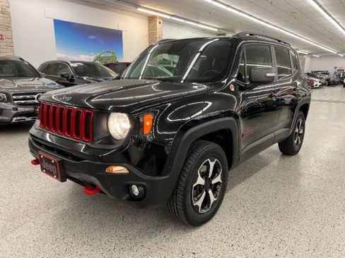 Used 2019 Jeep Renegade Trailhawk w/ Cold Weather Group II image 1
