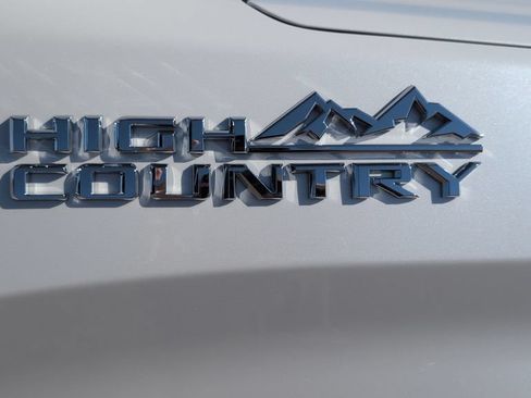 Used 2024 Chevrolet Silverado 1500 High Country w/ High Country Premium Package AWD/4WD image 31