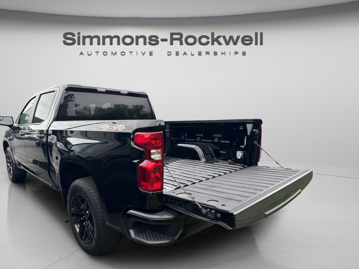 Used 2023 Chevrolet Silverado 1500 Custom AWD/4WD image 3