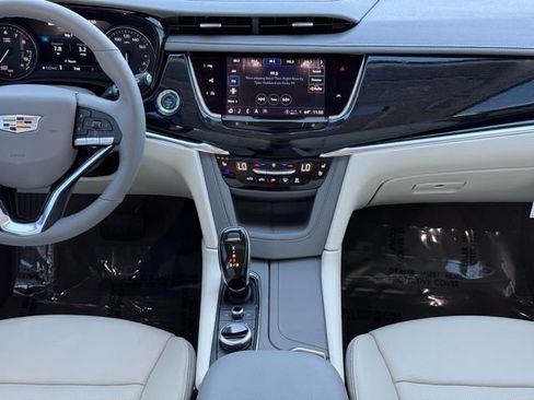 New 2025 Cadillac XT6 Premium Luxury w/ LPO, ONYX Package image 27
