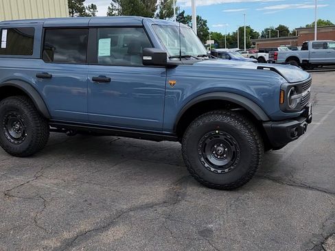 New 2025 Ford Bronco Badlands image 10