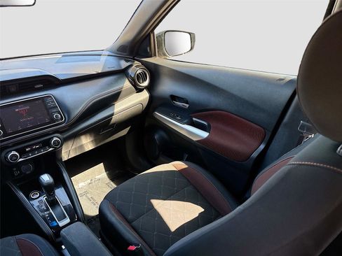 Used 2018 Nissan Kicks SR FWD image 24
