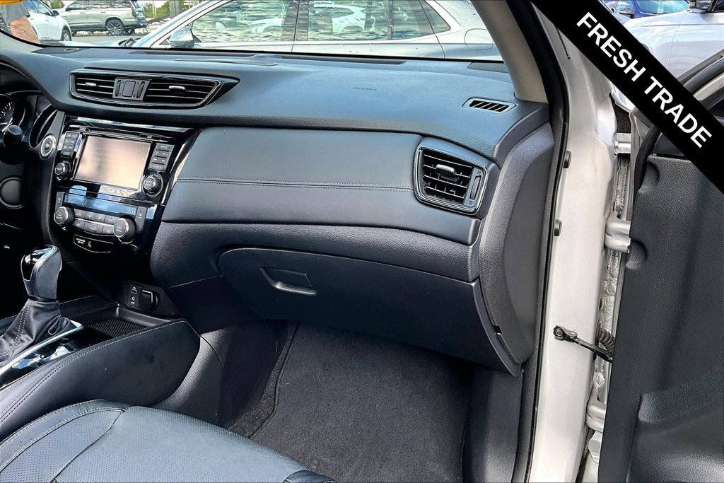 Used 2017 Nissan Rogue SL w/ SL Premium Package FWD image 25