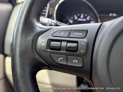 Used 2021 Kia Sedona EX w/ EX Premium Package image 44