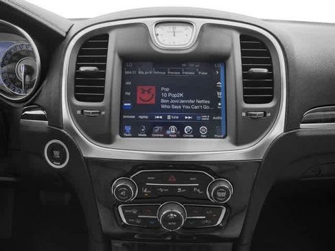 Used 2016 Chrysler 300 C image 10