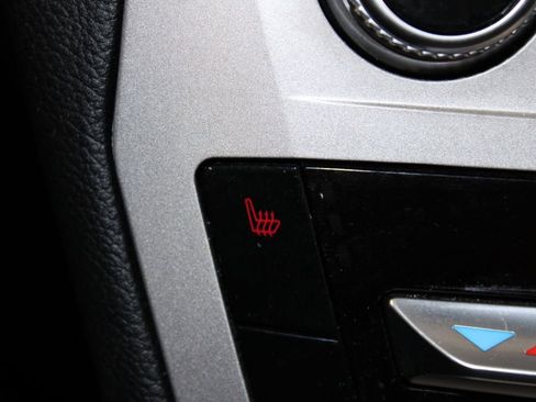 Used 2023 Ford Explorer XLT image 49