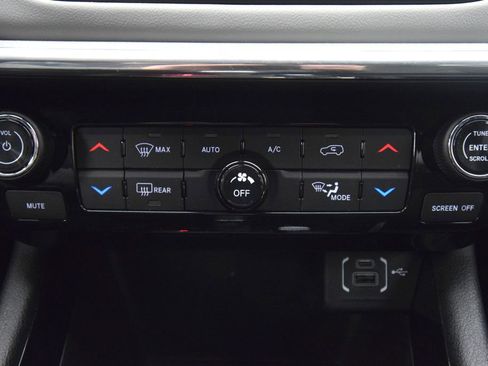 Certified 2023 Jeep Compass Limited w/ Elite Group AWD/4WD image 33