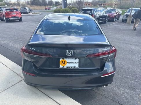 Used 2025 Honda Civic Sport image 5