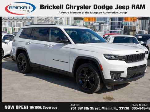 Used 2023 Jeep Grand Cherokee L Laredo image 3