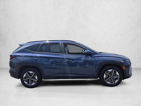 Used 2025 Hyundai Tucson SEL FWD image 4