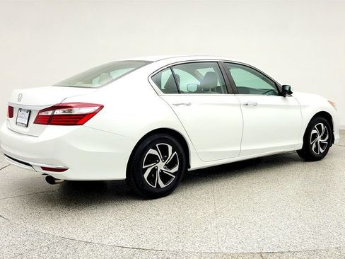 Used 2017 Honda Accord LX image 5