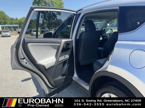 Used 2015 Toyota RAV4 Limited w/ Technology Package FWD image 10
