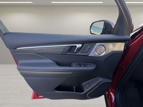 Certified 2025 Buick Enclave Avenir image 23