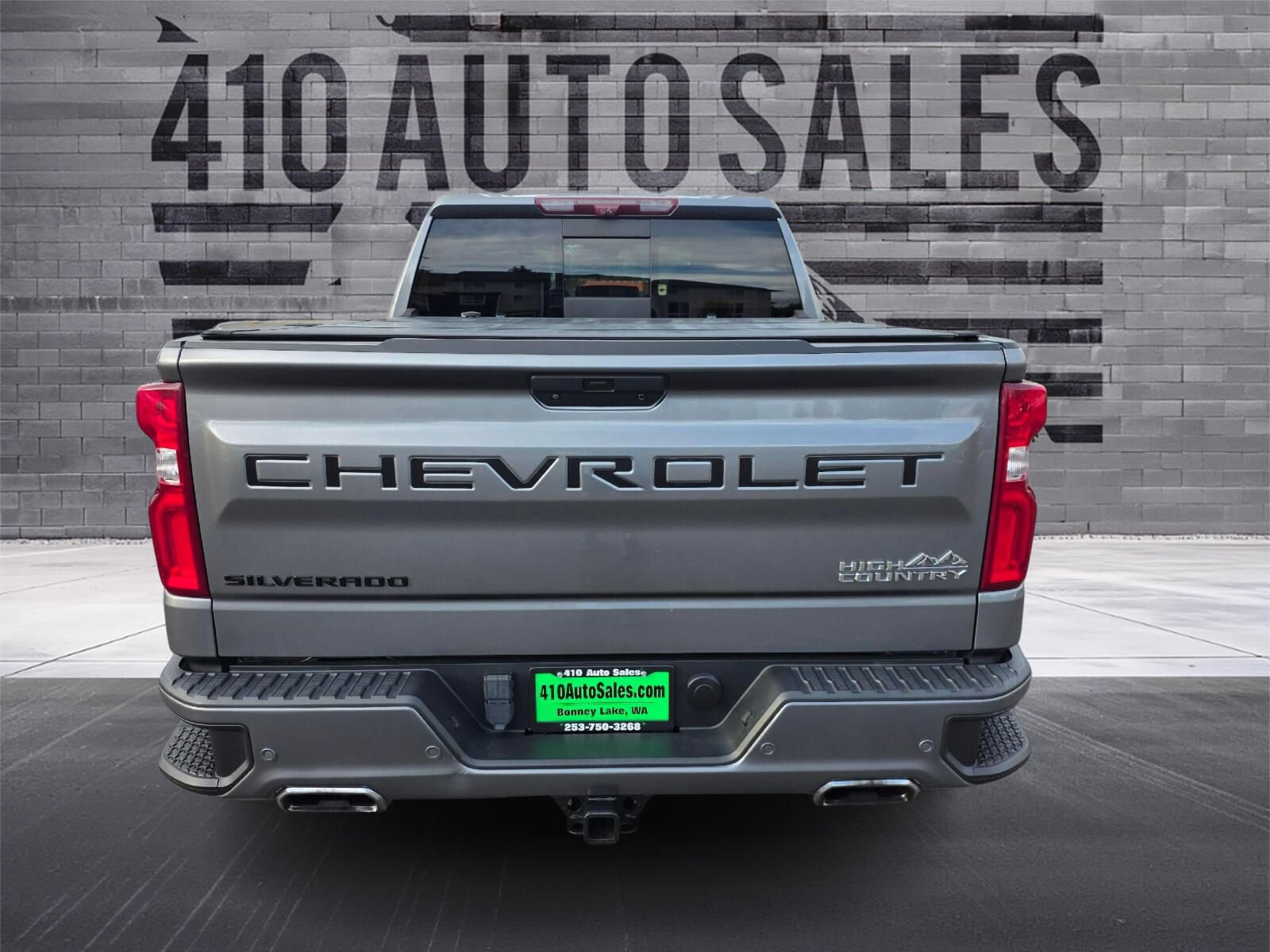 Used 2021 Chevrolet Silverado 1500 High Country w/ Technology Package AWD/4WD image 4