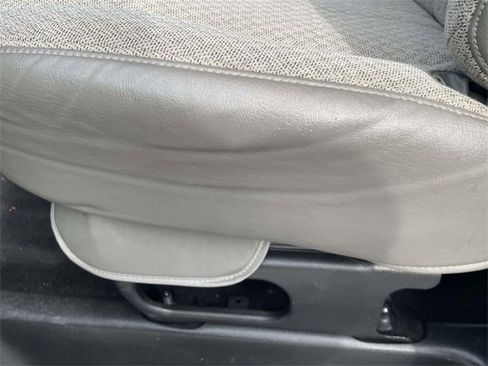 Used 2020 Chevrolet Express 3500 LT w/ LT Preferred Equipment Group image 15