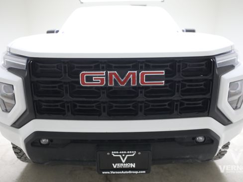 Used 2024 GMC Canyon Elevation w/ Elevation Premium Package AWD/4WD image 8