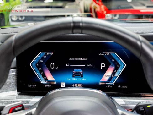 Used 2023 BMW i7 xDrive60 image 89