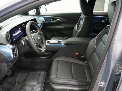 New 2026 Chevrolet Equinox EV LT image 15