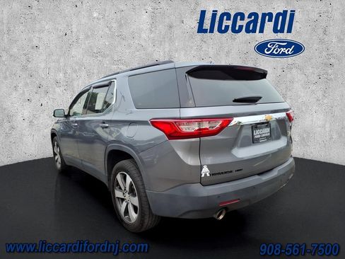 Used 2019 Chevrolet Traverse LT w/ LT Premium Package AWD/4WD image 4