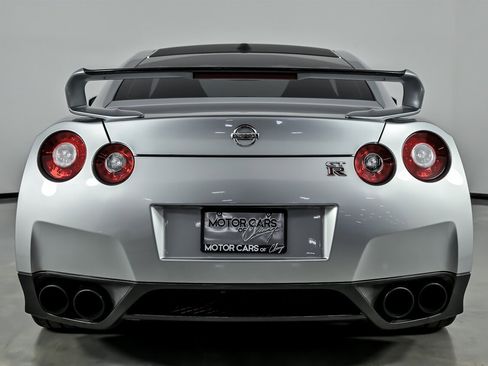 Used 2009 Nissan GT-R Premium image 10