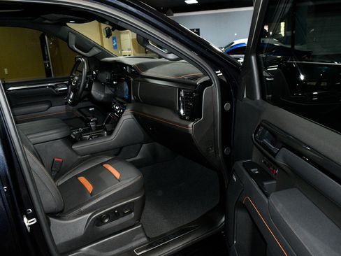 Used 2025 GMC Sierra 1500 AT4 w/ AT4 Premium Package image 46