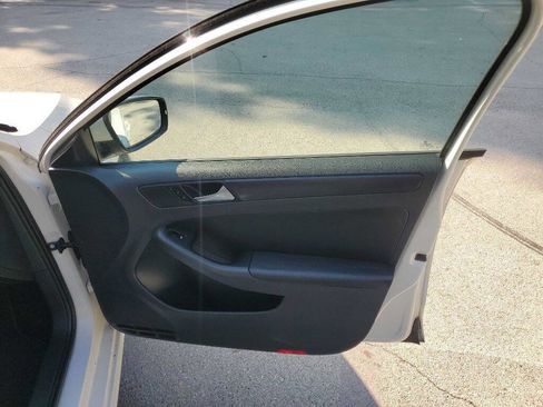 Used 2012 Volkswagen Jetta SE image 25