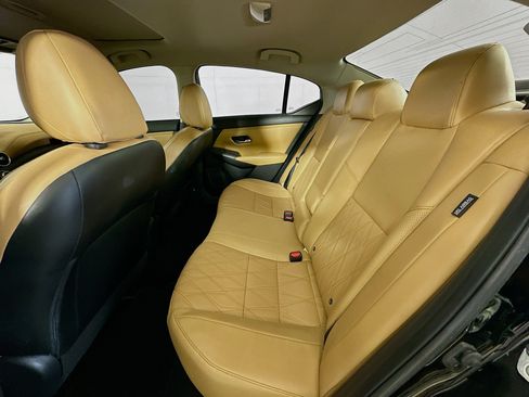 Used 2022 Nissan Sentra SV w/ SV Premium Package FWD image 27
