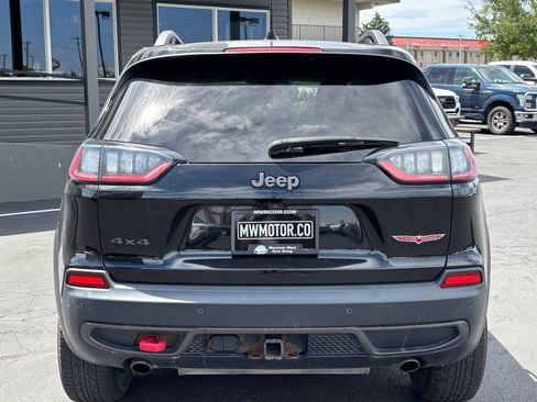 Used 2019 Jeep Cherokee Trailhawk AWD/4WD image 4