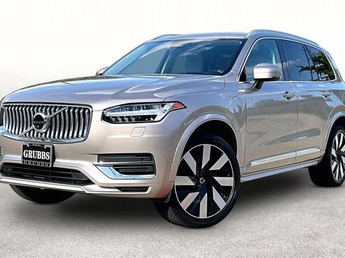 Used 2023 Volvo XC90 T8 Ultimate AWD/4WD image 15
