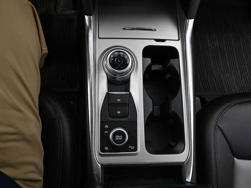 Used 2024 Ford Explorer XLT w/ Equipment Group 202A AWD/4WD image 16
