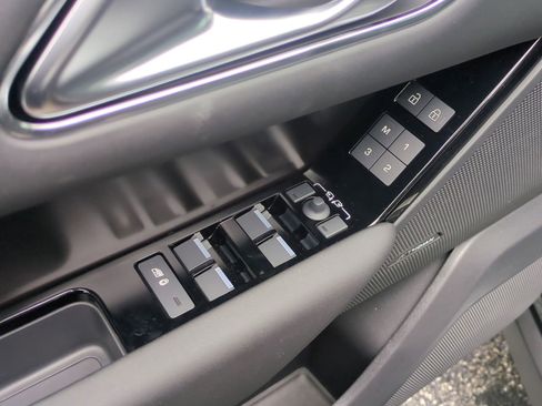 New 2026 Land Rover Range Rover Velar Dynamic SE image 12