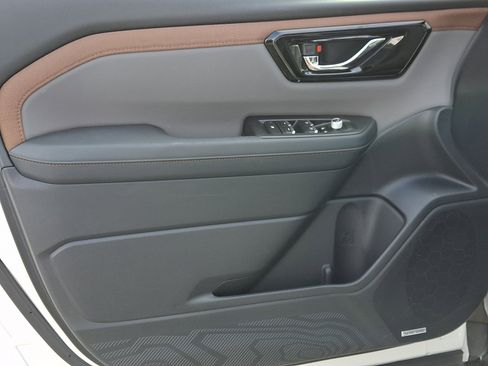 Certified 2025 Subaru Forester Sport w/ Protection Package (1PH) image 12