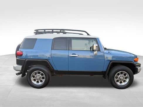 Used 2012 Toyota FJ Cruiser 4WD w/ Upgrade Pkg image 10