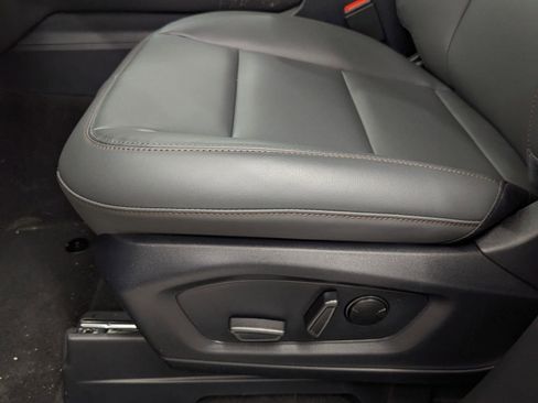 New 2026 Ford Explorer Active w/ Active Comfort Package image 11