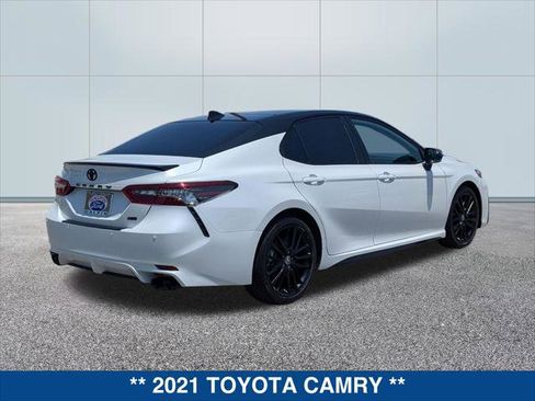 Used 2021 Toyota Camry XSE w/ Navigation Package FWD image 5