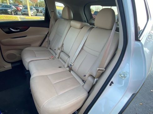 Used 2020 Nissan Rogue SL w/ Premium Package image 23