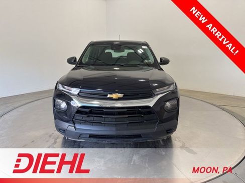 Used 2021 Chevrolet TrailBlazer LS image 2
