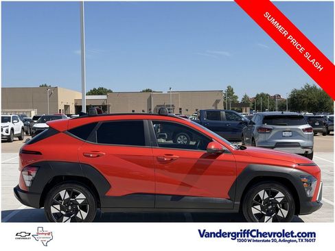 Used 2024 Hyundai Kona SEL FWD image 3