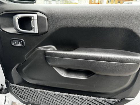 Used 2023 Jeep Wrangler Unlimited Rubicon w/ Cold Weather Group image 11